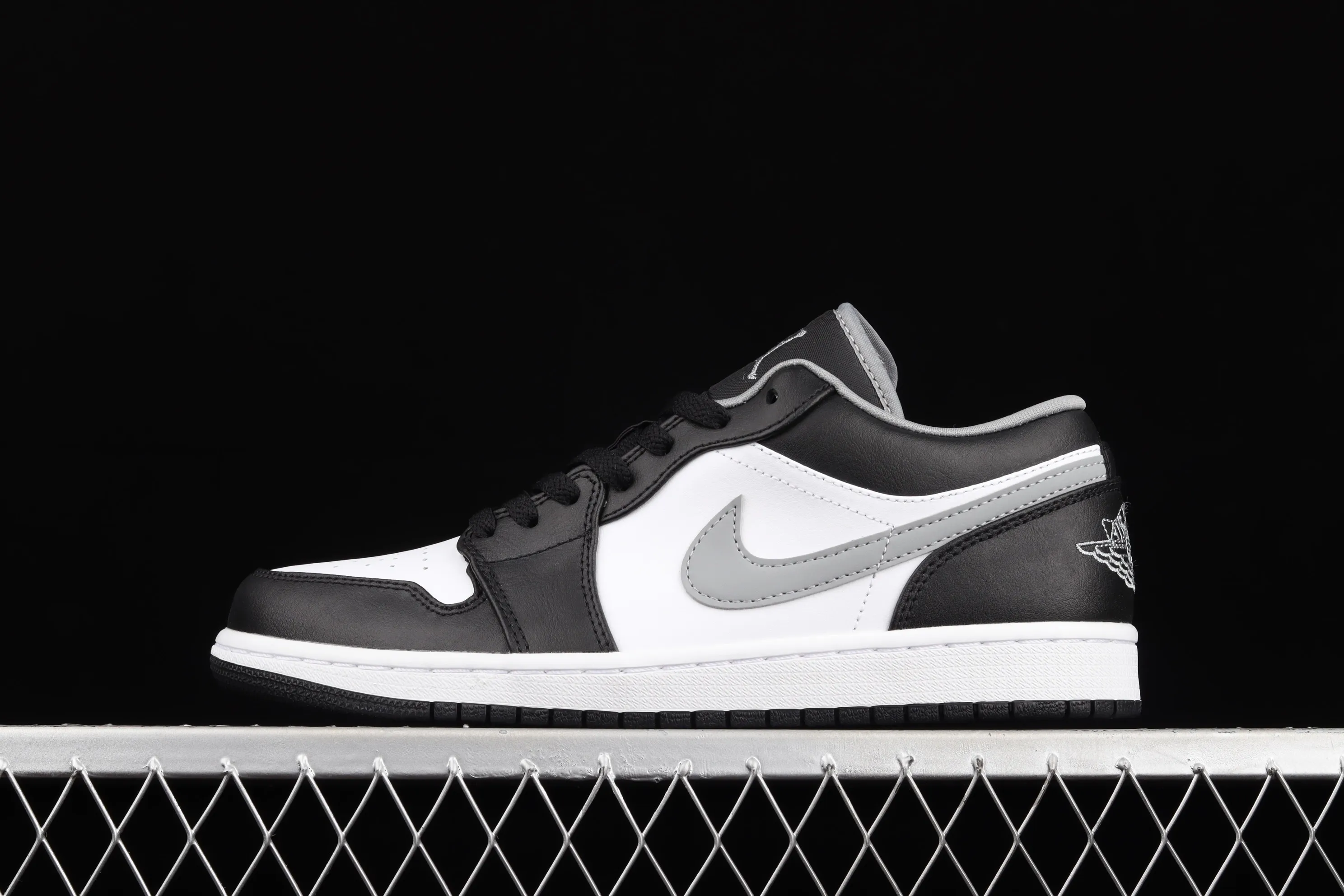 All categories Air Jordan Jordan series basketball shoes Air Jordan 1 Low G version pure original Air Jordan 1 Low AJ1 Joe 1 black and white gray low-top cultural leisure sports sneakers 553558-040